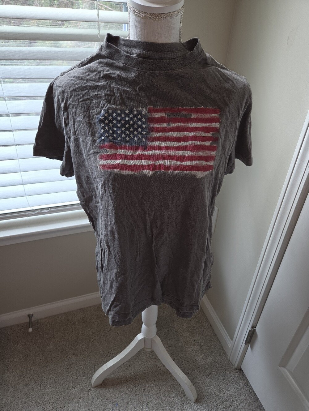 Daniel Cremieux Charcoal Short-Sleeve Tee with Distressed American Flag